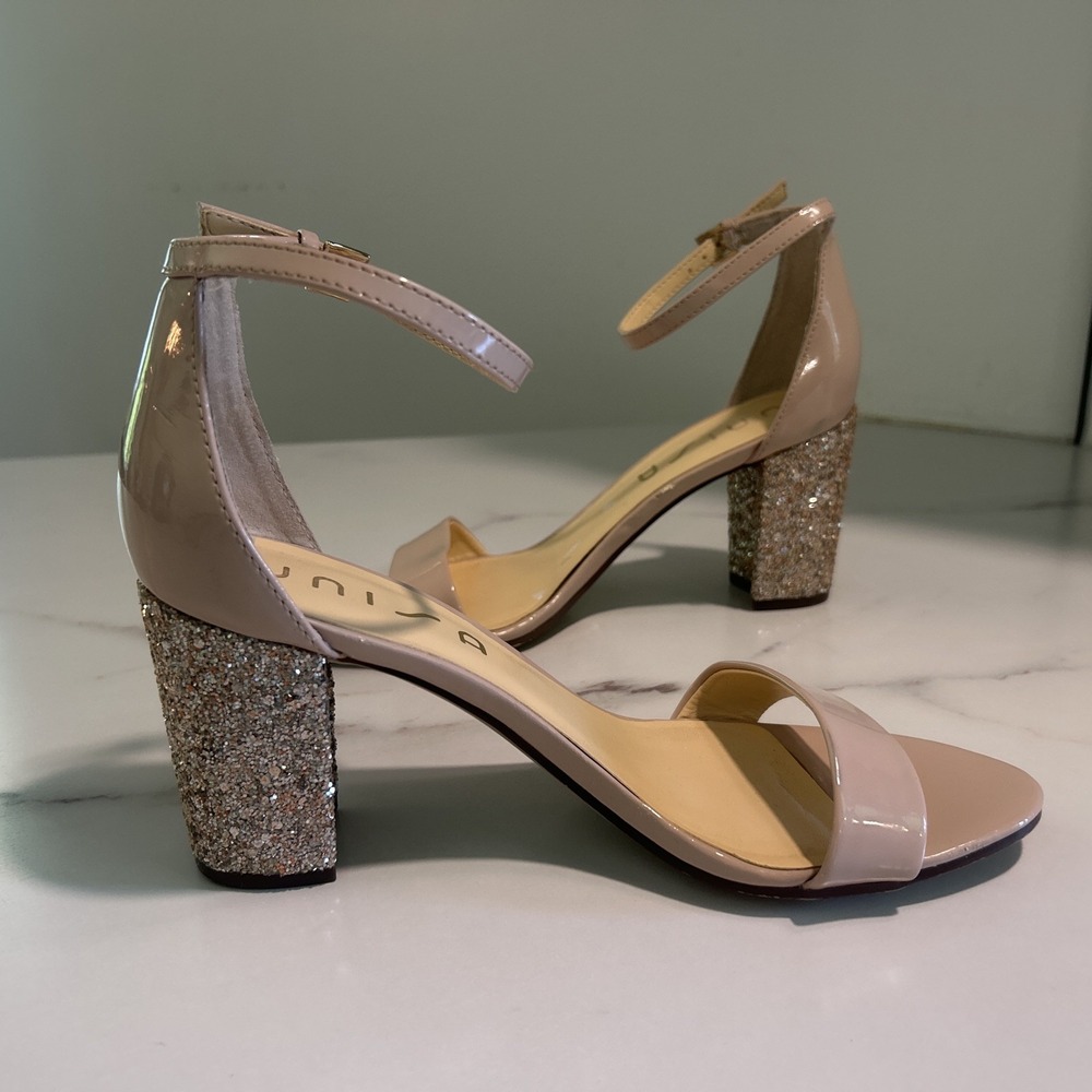UNISA Pink Block‎ Sparkle heels ankle buckle sandals size 8.5